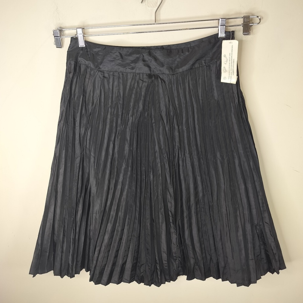 Beliza Black Pleated A-Line Skirt Knee Length